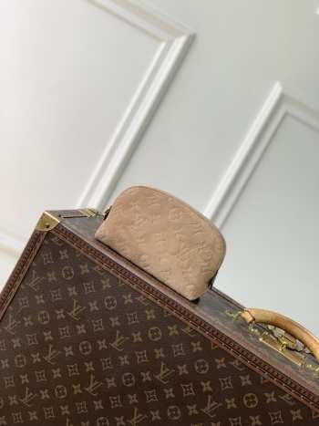 Uubags Louis Vuitton M29679 Pochette Cosmétique PM Pouch In Beige Suede Leather 19x12x6cm