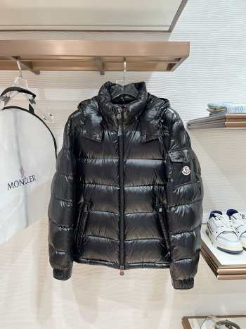 Uubags Moncler Maya Hooded Short Down Jacket In Black