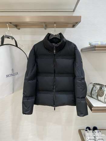Uubags Moncler Black Short Down Puffer Jacket