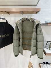 Uubags Burberry Detachable Sleeve Bideford Puffer Jacket In Khaki Green - 6