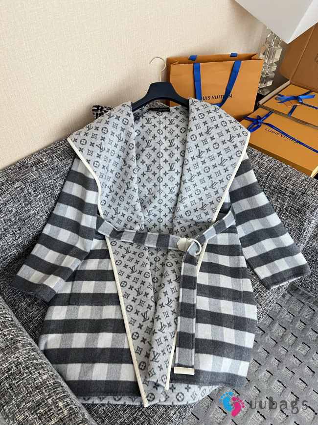 Uubags Louis Vuitton Check Wool Hooded Coat Grey/Black - 1