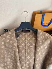 Uubags Louis Vuitton 1AKEXS Reversible Wrap Jacket White Beige/Camel Brown - 6