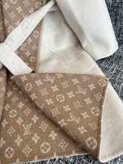 Uubags Louis Vuitton 1AKEXS Reversible Wrap Jacket White Beige/Camel Brown - 3
