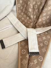Uubags Louis Vuitton 1AKEXS Reversible Wrap Jacket White Beige/Camel Brown - 2