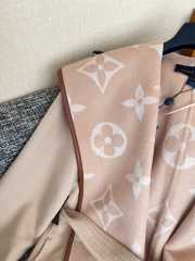 Uubags Louis Vuitton 1A99K2 Belted Double Face Hooded Wrap Coat In Camel - 3