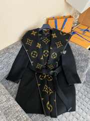 Uubags Louis Vuitton 1A99K2 Belted Double Face Hooded Wrap Coat In Black - 1