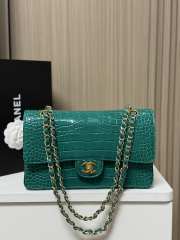 Uubags Chanel Shiny Emerald Green Alligator Medium Flap Bag 25.5x6.5x15.5cm - 1