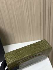 Uubags Chanel Medium Crocodile Embossed Calfskin & Gold-Tone Metal In Khaki 25.5x6.5x15.5cm - 3