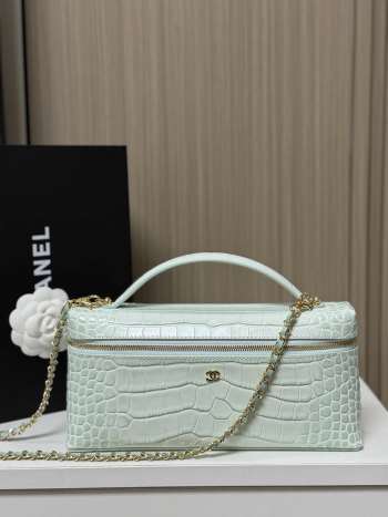 Uubags Chanel Vanity bag with shoulder strap in embossed calfskin with crocodile pattern & gold-plated alloy mint green 12x25x5cm
