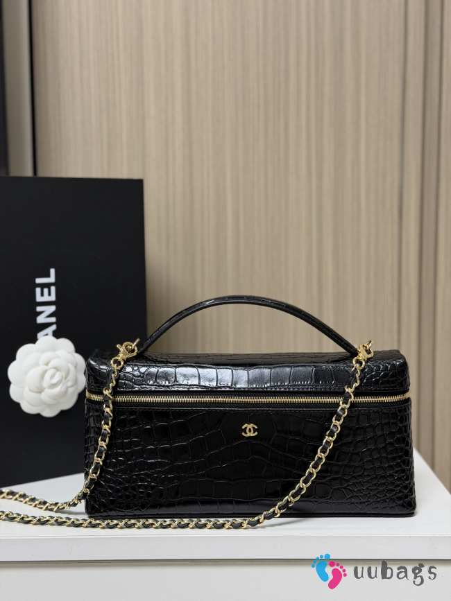 Uubags Chanel Vanity bag with shoulder strap in embossed calfskin with crocodile pattern & gold-plated alloy black 12x25x5cm - 1