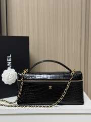 Uubags Chanel Vanity bag with shoulder strap in embossed calfskin with crocodile pattern & gold-plated alloy black 12x25x5cm - 1
