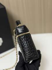 Uubags Chanel Vanity bag with shoulder strap in embossed calfskin with crocodile pattern & gold-plated alloy black 12x25x5cm - 6