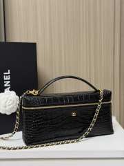 Uubags Chanel Vanity bag with shoulder strap in embossed calfskin with crocodile pattern & gold-plated alloy black 12x25x5cm - 4