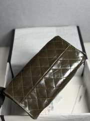 Uubags Chanel 25 Small Handbag Shiny Crumbled Calfskin & Gold Tone Metal Khaki Green 26x14x30cm - 6
