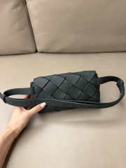 Uubags Bottega Veneta Diago belt bag in alpi green grained Intreccio leather 19x5x10cm - 3