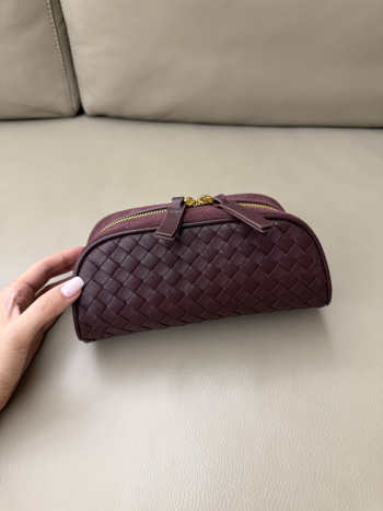 Uubags Bottega Veneta small Nodo pouch in burgundy ntrecciato piccolo nappa leather and suede 20x9x10cm
