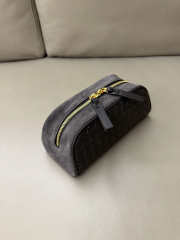 Uubags Bottega Veneta small Nodo pouch in espresso ntrecciato piccolo nappa leather and suede 20x9x10cm - 4