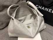 Uubags Chanel Large Hobo Bag In Grained Shiny Calfskin & Gold-Tone Metal White 28x41.5x8cm - 6