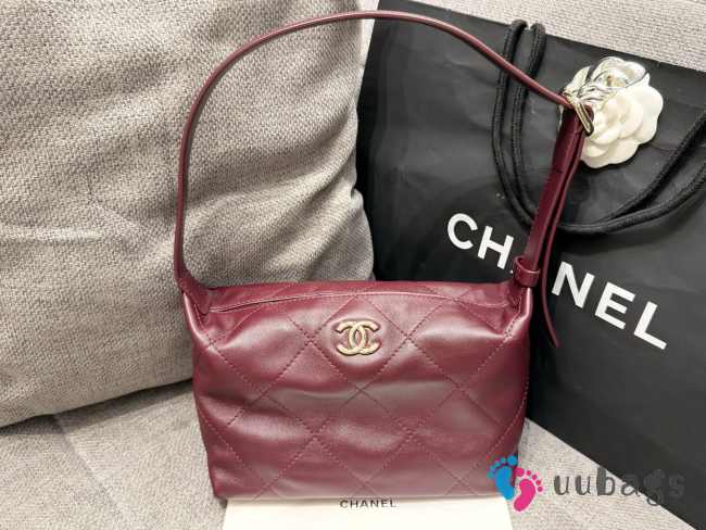 Uubags Chanel Mini Hobo Bag Quilted Leather In Burgundy 23x13x8cm - 1