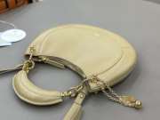 Uubags small Chloé Banana zipped hobo bag in soft leather beige 31x20x2.5cm - 2