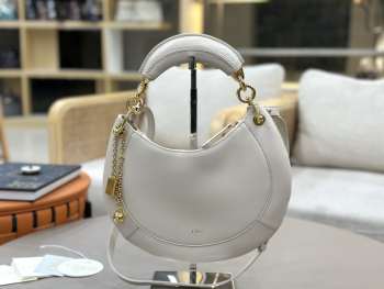 Uubags small Chloé Banana zipped hobo bag in soft leather white 31x20x2.5cm