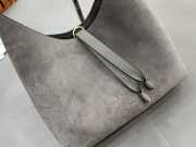 Uubags Chloe medium Marcie hobo bag in grey suede leather 28x21x10cm - 3