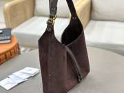 Uubags Chloe medium Marcie hobo bag in dark chocolate suede leather 28x21x10cm - 5