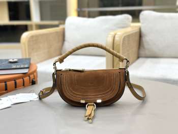 Uubags Chloe mini Marcie shoulder bag in brown suede leather 25x15x7cm
