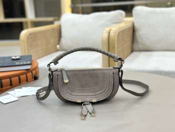 Uubags Chloe mini Marcie shoulder bag in grey suede leather 25x15x7cm