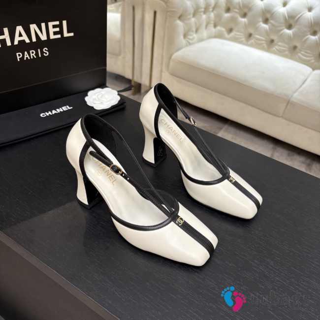 Uubags Chanel Mary Janes shoes sheepskin in white & black 8.5cm - 1