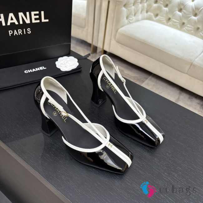 Uubags Chanel Mary Janes shoes glossy calfskin in white & black 8.5cm - 1
