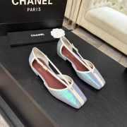 Uubags Chanel Mary Janes shoes crocodile-embossed crumpled laminated lambskin in light green & dark burgundy 1cm - 1