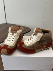 Uubags Loewe Ballet Runner 2.0 shearling sneakers in beige - 1