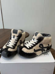 Uubags Loewe Ballet Runner 2.0 shearling sneakers in black - 1