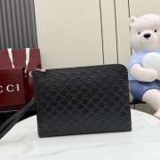 Uubags Gucci GG Emblem medium pouch in black leather 30x22x2.5cm - 1
