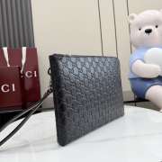 Uubags Gucci GG Emblem medium pouch in black leather 30x22x2.5cm - 6