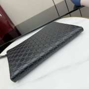 Uubags Gucci GG Emblem medium pouch in black leather 30x22x2.5cm - 5