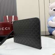 Uubags Gucci GG Emblem medium pouch in black leather 30x22x2.5cm - 3
