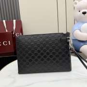 Uubags Gucci GG Emblem medium pouch in black leather 30x22x2.5cm - 2