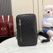 Uubags Gucci GG Emblem medium crossbody bag in black smooth leather 17x28x3cm - 1