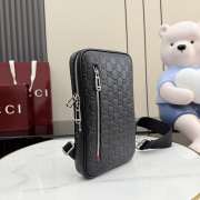 Uubags Gucci GG Emblem medium crossbody bag in black smooth leather 17x28x3cm - 4