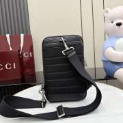 Uubags Gucci GG Emblem medium crossbody bag in black smooth leather 17x28x3cm - 2