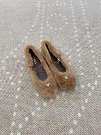 Uubags Prada Shearling ballerinas in caramel
