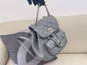 Uubags Chanel small Duma backpack with gold-tone hardware in grey lambskin 19x18x15cm - 5