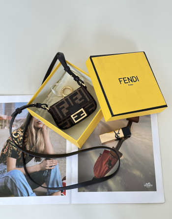 Uubags Fendi nano Baguette Charm bag brown FF jacquard fabric charm 10.5x2.5x7cm